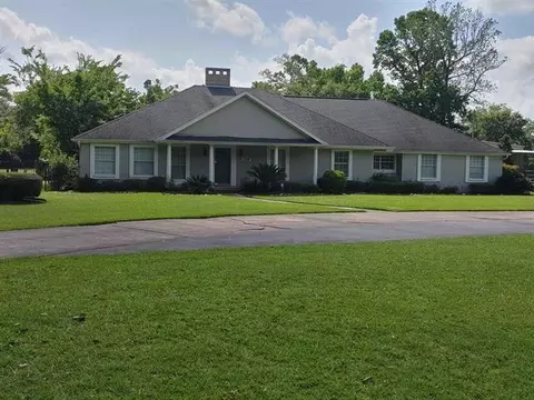 310 Junker Rd, Beaumont, TX 77707