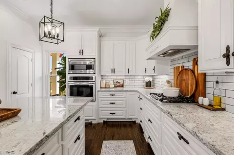 Kitchen - 3103 Brundrett Rd, Wallis, TX 77485 photo 3 of 4