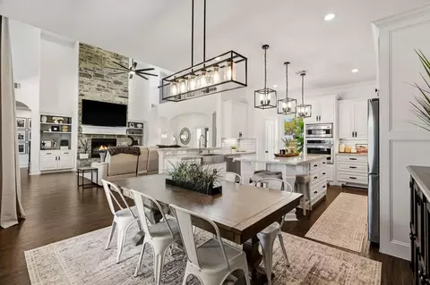 Dining - 3103 Brundrett Rd, Wallis, TX 77485 photo 2 of 2