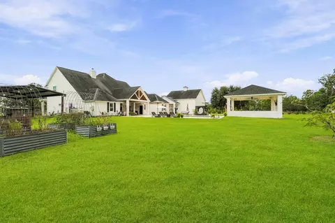 Exterior - 3103 Brundrett Rd, Wallis, TX 77485 photo 7 of 10