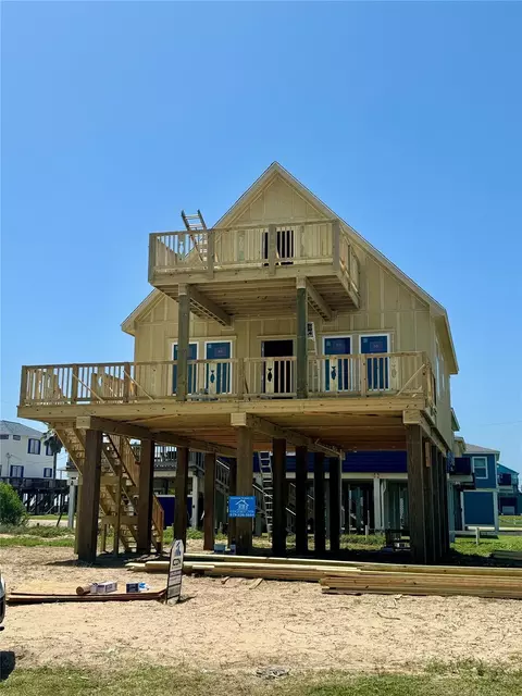 123 Beachcomber Ave, Surfside Beach, TX 77541