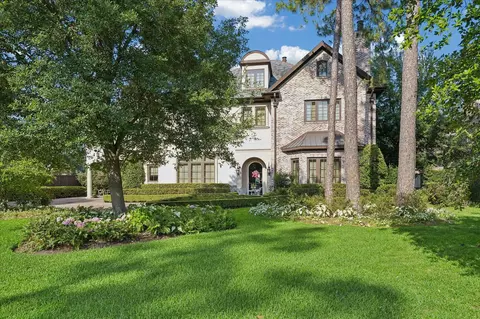 724 W Friar Tuck Ln, Houston, TX 77024
