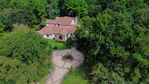2426 Blue Lake Dr, Magnolia, TX 77354