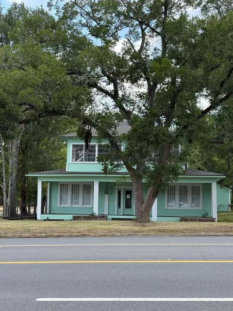 303 S Washington Ave, Livingston, TX 77351