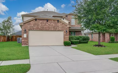 2207 Manchester Crossing Dr, Fresno, TX 77545