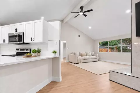17506 Golf Club Dr, Crosby, TX 77532