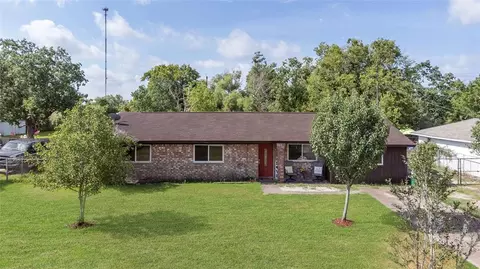 402 County Road 243, Angleton, TX 77515 photo 1