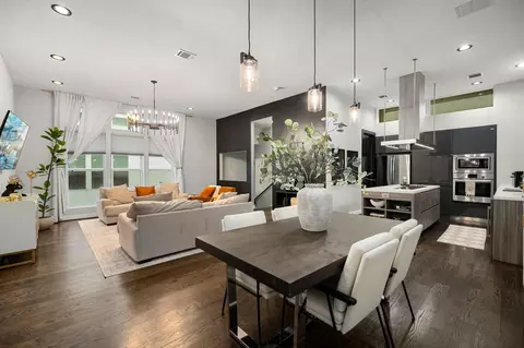 1164 W 19th St, Houston, TX 77008