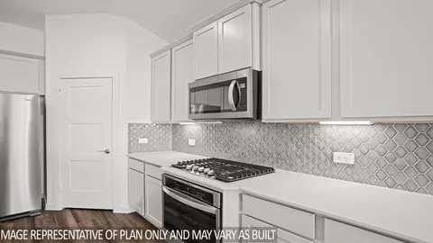 Kitchen - 429 Summerset Landing Ct, Conroe, TX 77304 photo 2 of 2