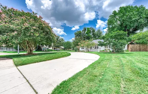 1601 Saxon Dr, Houston, TX 77018