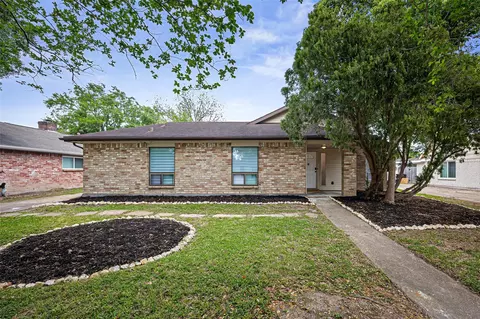 10523 Sageburrow Dr, Houston, TX 77089