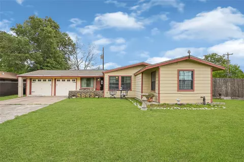 5843 Kenilwood Dr, Houston, TX 77033