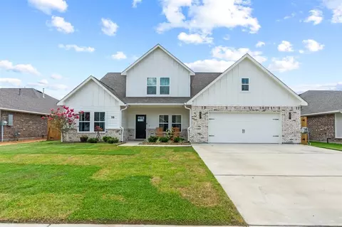 16 Gemstone Ct, Angleton, TX 77515 photo 1