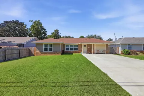 2308 Detroit Ave, Nederland, TX 77627
