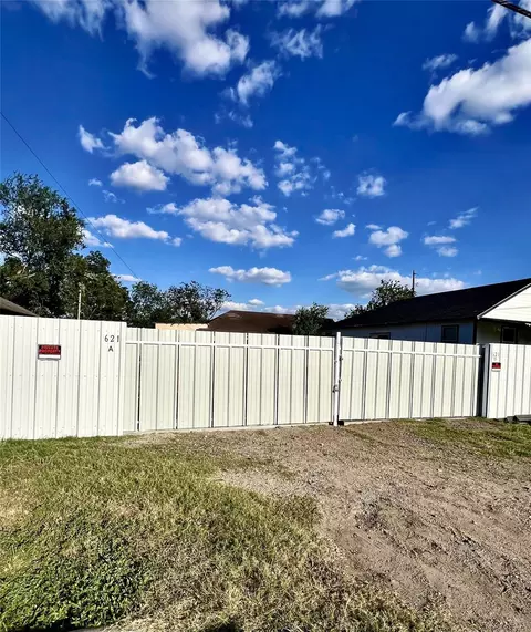 621 Medina Street Unit A And B St, Houston, TX 77012