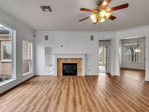 9915 Valance Way, Conroe, TX 77385