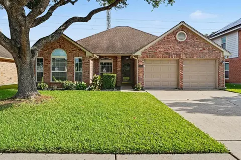 2004 Aberdeen Dr, League City, TX 77573