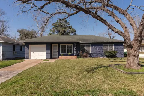 5631 Westover St, Houston, TX 77033