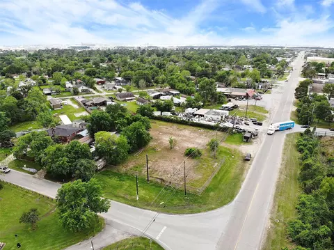 16534 Market St, Channelview, TX 77530