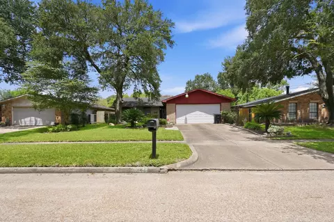 15718 Munson Ln, Houston, TX 77053