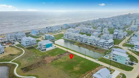 3819 Ohana Ln, Galveston, TX 77554