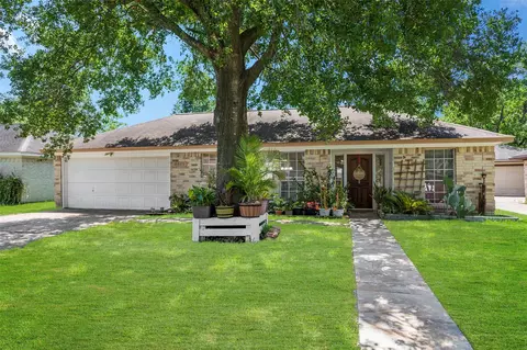 6815 River Mill Dr, Spring, TX 77379