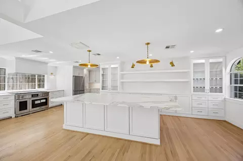 4115 Bissonnet St, Houston, TX 77005