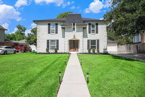 110 Dorado Dr, Friendswood, TX 77546