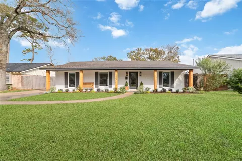 10206 Oakpoint Dr, Houston, TX 77043
