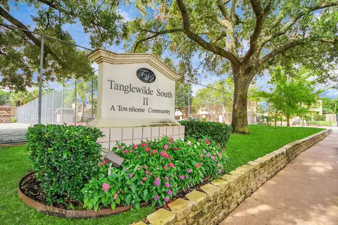 9433 Pagewood Ln, Houston, TX 77063