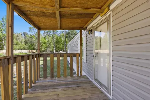 Exterior - 18217 Trails End Rd, Conroe, TX 77385 photo 2 of 3