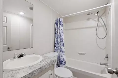 Bath - 18217 Trails End Rd, Conroe, TX 77385 photo 1 of 2