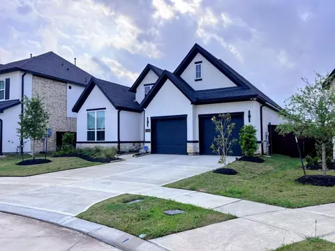 10210 Bison Dr, Iowa Colony, TX 77583
