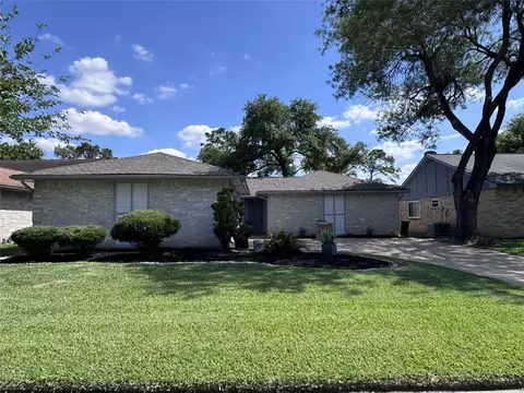 13515 Splintered Oak Dr, Houston, TX 77065