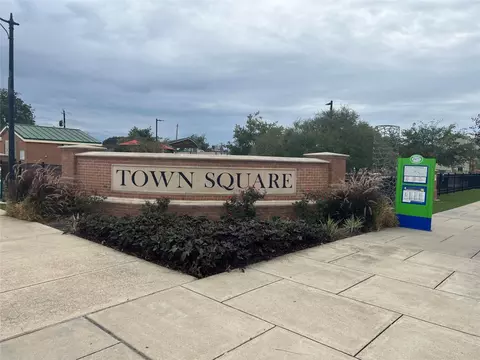 112 W Texas Ave, Baytown, TX 77520