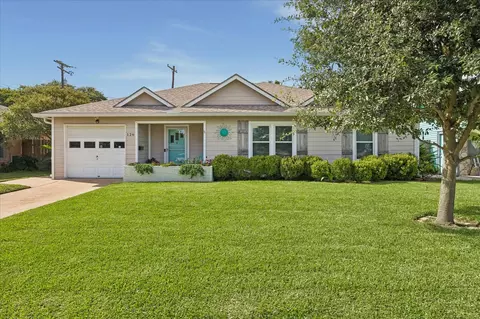 126 Dolphin, Galveston, TX 77550