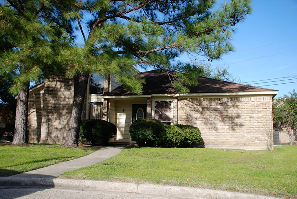 7 Darnell St, Conroe, TX 77301 photo 1