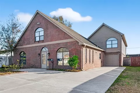 512 Bertloma St, Pasadena, TX 77502