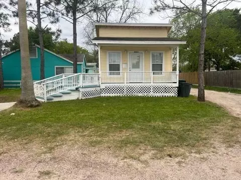 4520 5th St, Bacliff, TX 77518 photo 1