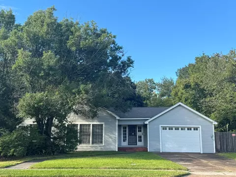 1108 W Park Ave, Orange, TX 77630