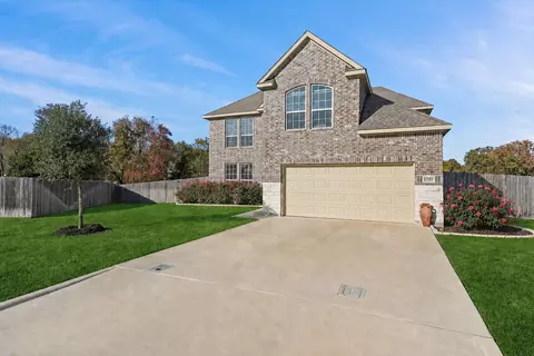 1700 Twin Oaks Cir, Brenham, TX 77833
