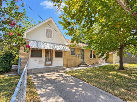 113 W Lobit St, Baytown, TX 77520