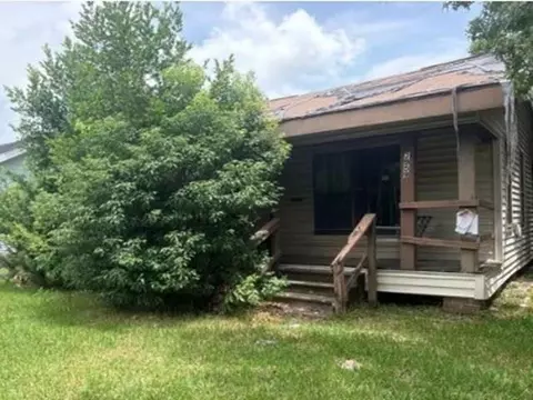 2959 Neches St, Beaumont, TX 77701