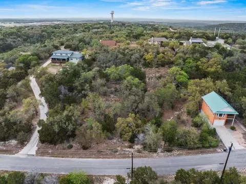 1040 Summit Blf, Canyon Lake, TX 78133
