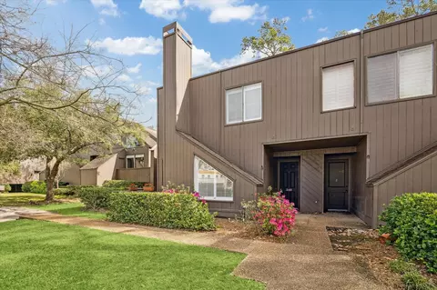 368 Litchfield Ln, Houston, TX 77024