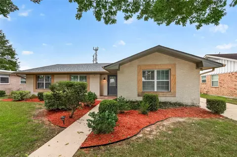 5511 Lymbar Dr, Houston, TX 77096