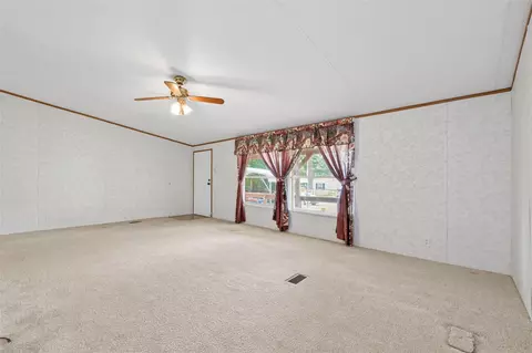Living - 121 E Oak Shadows, Onalaska, TX 77360 photo 3 of 4