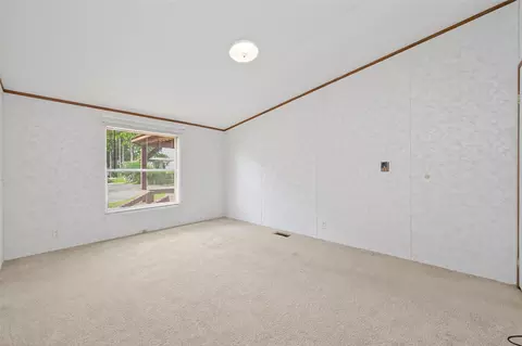 Bedroom - 121 E Oak Shadows, Onalaska, TX 77360 photo 3 of 5