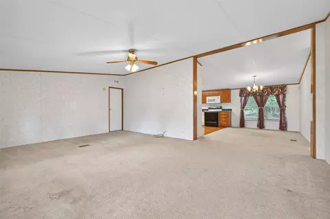 Living - 121 E Oak Shadows, Onalaska, TX 77360 photo 2 of 4