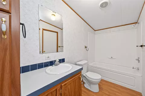 Bath - 121 E Oak Shadows, Onalaska, TX 77360 photo 5 of 5